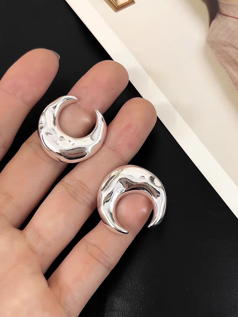 Loo-Na Moon Ear Studs