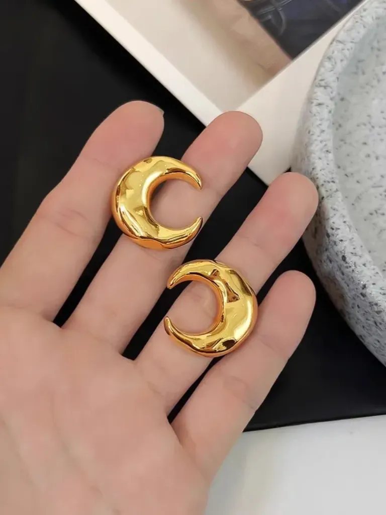 Loo-Na Moon Ear Studs