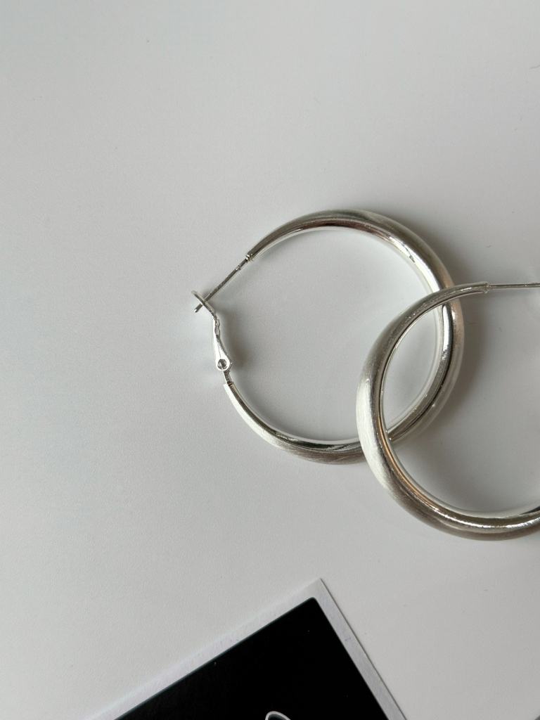 Zahra Frosted Hoop Earrings