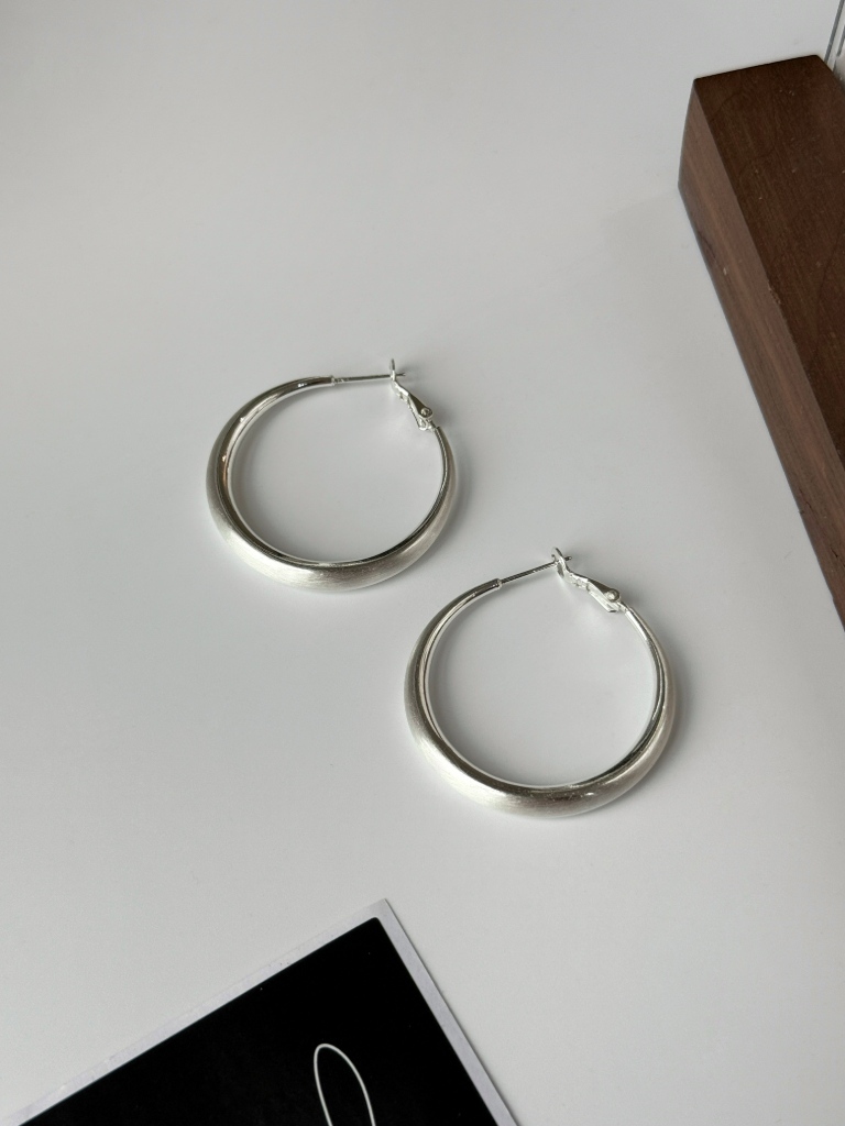 Zahra Frosted Hoop Earrings