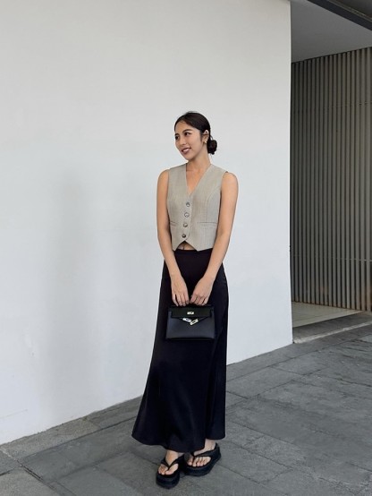 Senya Tailored Sleeveless Waistcoat-The Black Bow-