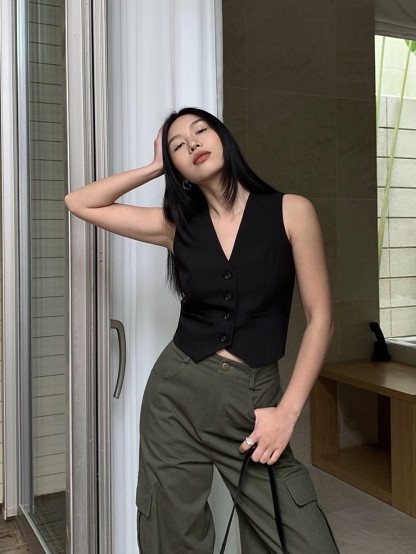 Senya Tailored Sleeveless Waistcoat-The Black Bow-