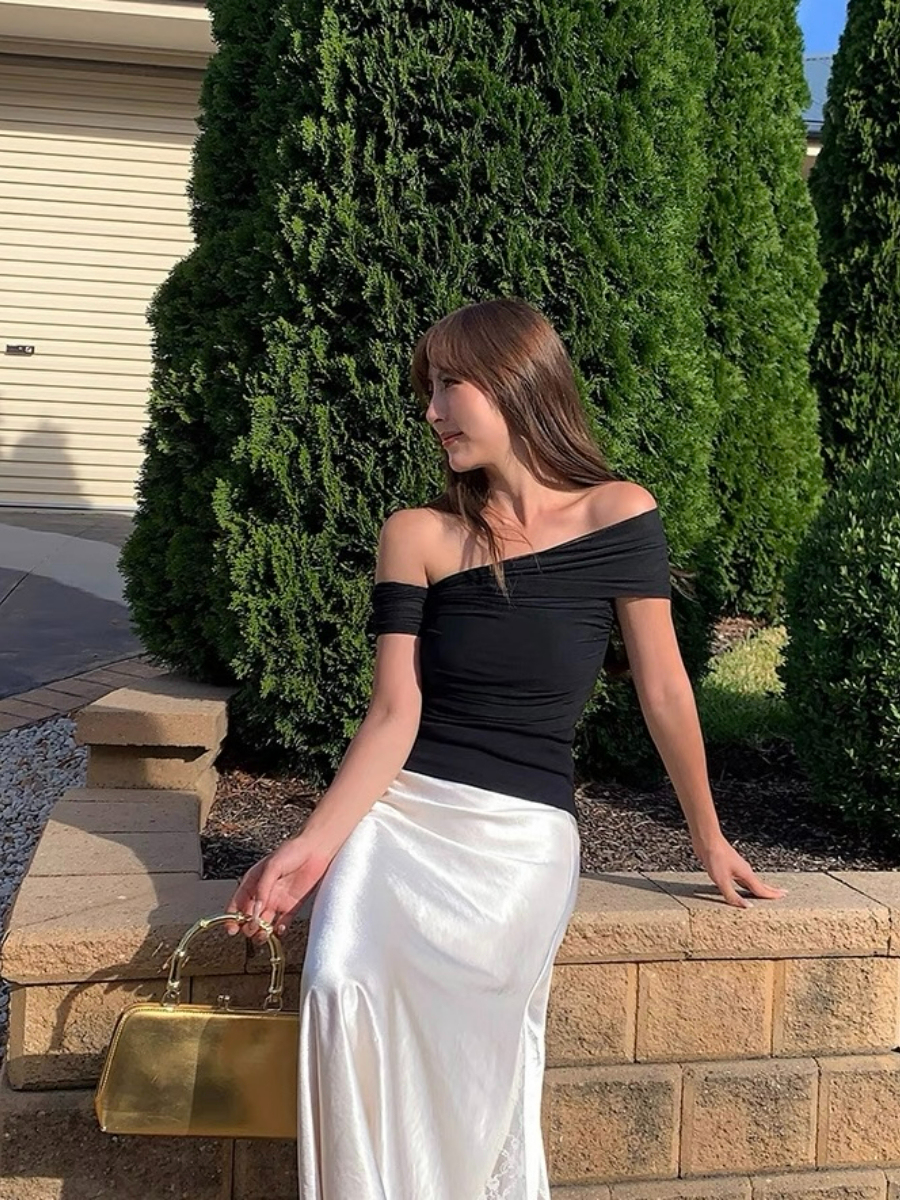 Khloe Asymmetric Shoulder Top