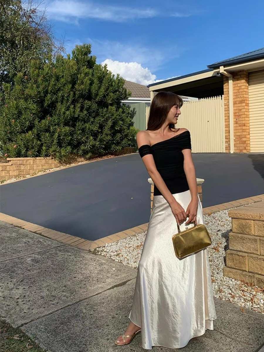 Khloe Asymmetric Shoulder Top