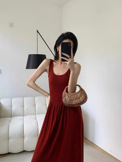 Lucy Round Neck Sleeveless Maxi Dress