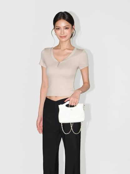 Rubby Buttoned Knit Top