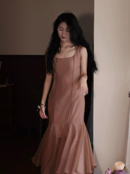 Hong Yu Square Neck Mermaid Dress (Discounted-S size)-The Black Bow-