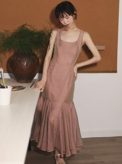Hong Yu Square Neck Mermaid Dress (Discounted-S size)-The Black Bow-