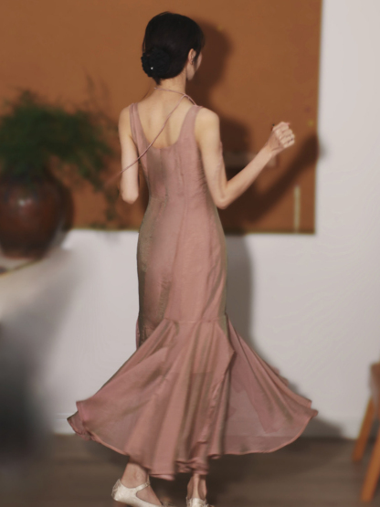 Hong Yu Square Neck Mermaid Dress (Discounted-S size)-The Black Bow-