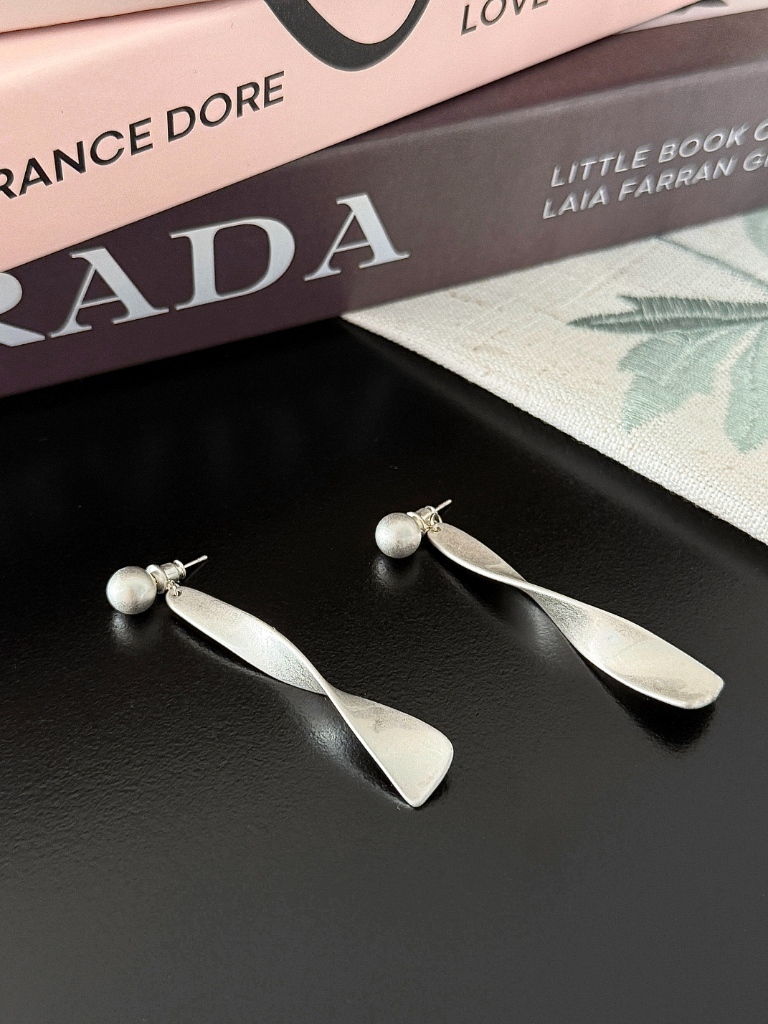 Lilit Frosted Ripple Earrings