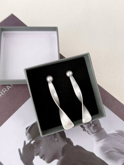 Lilit Frosted Ripple Earrings