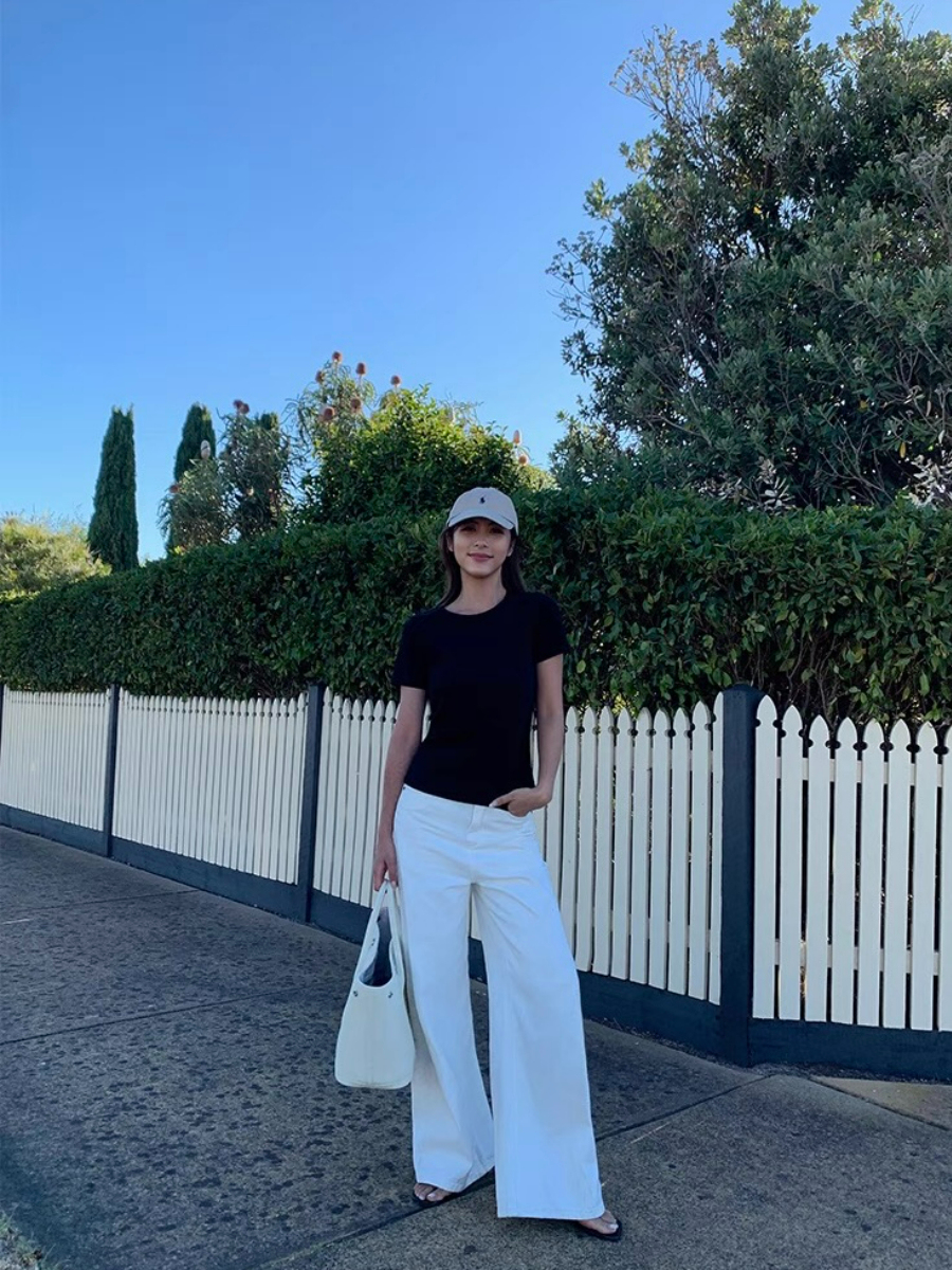 Kira Basic Tee