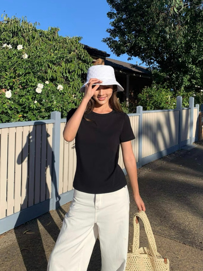 Kira Basic Tee