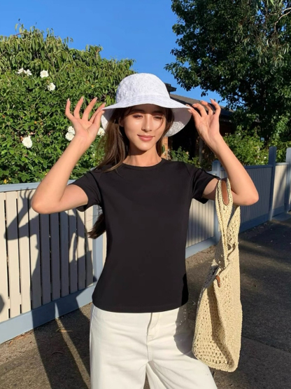 Kira Basic Tee