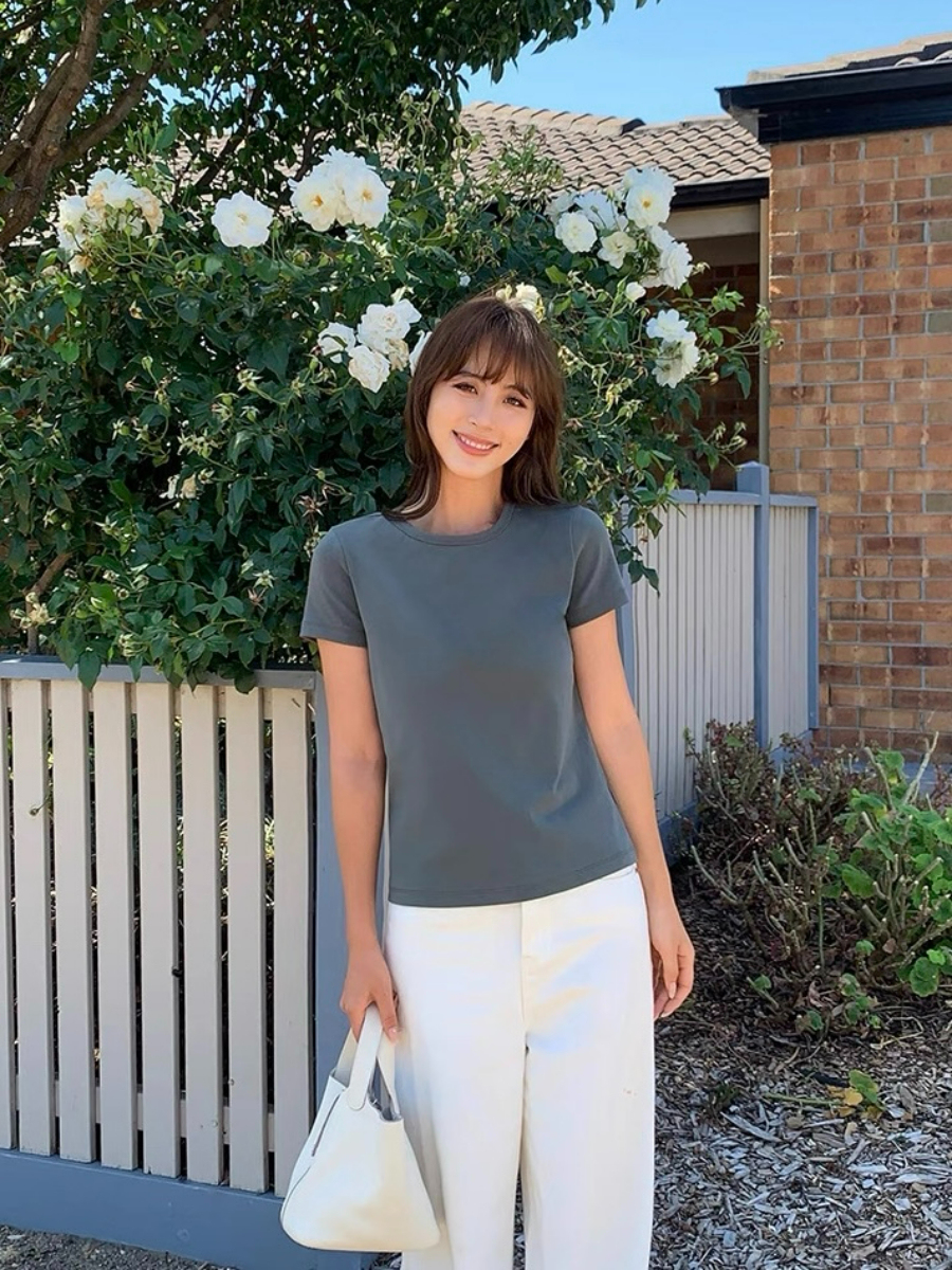 Kira Basic Tee