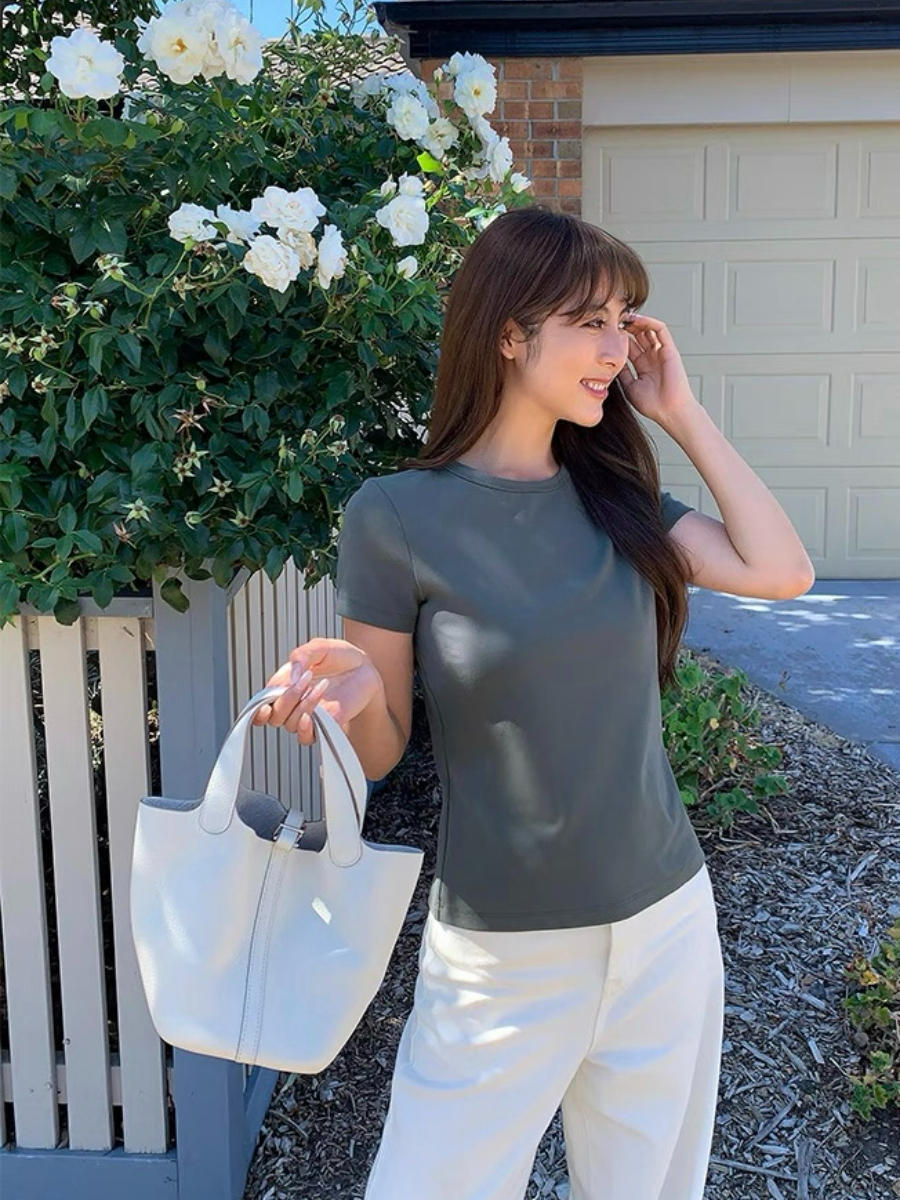 Kira Basic Tee
