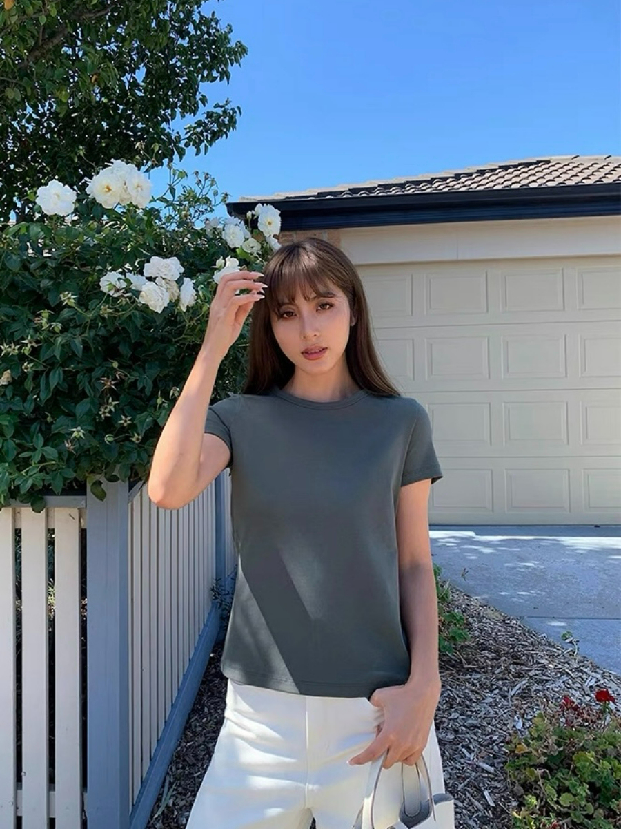 Kira Basic Tee