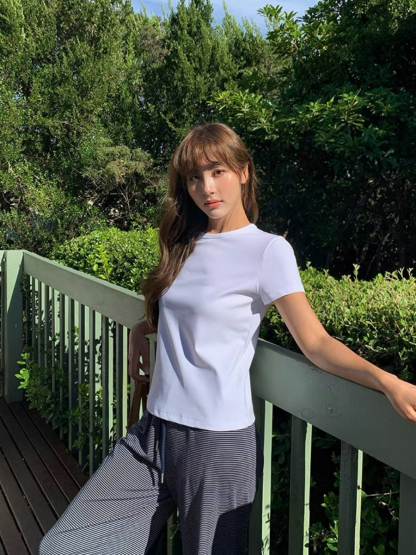 Kira Basic Tee