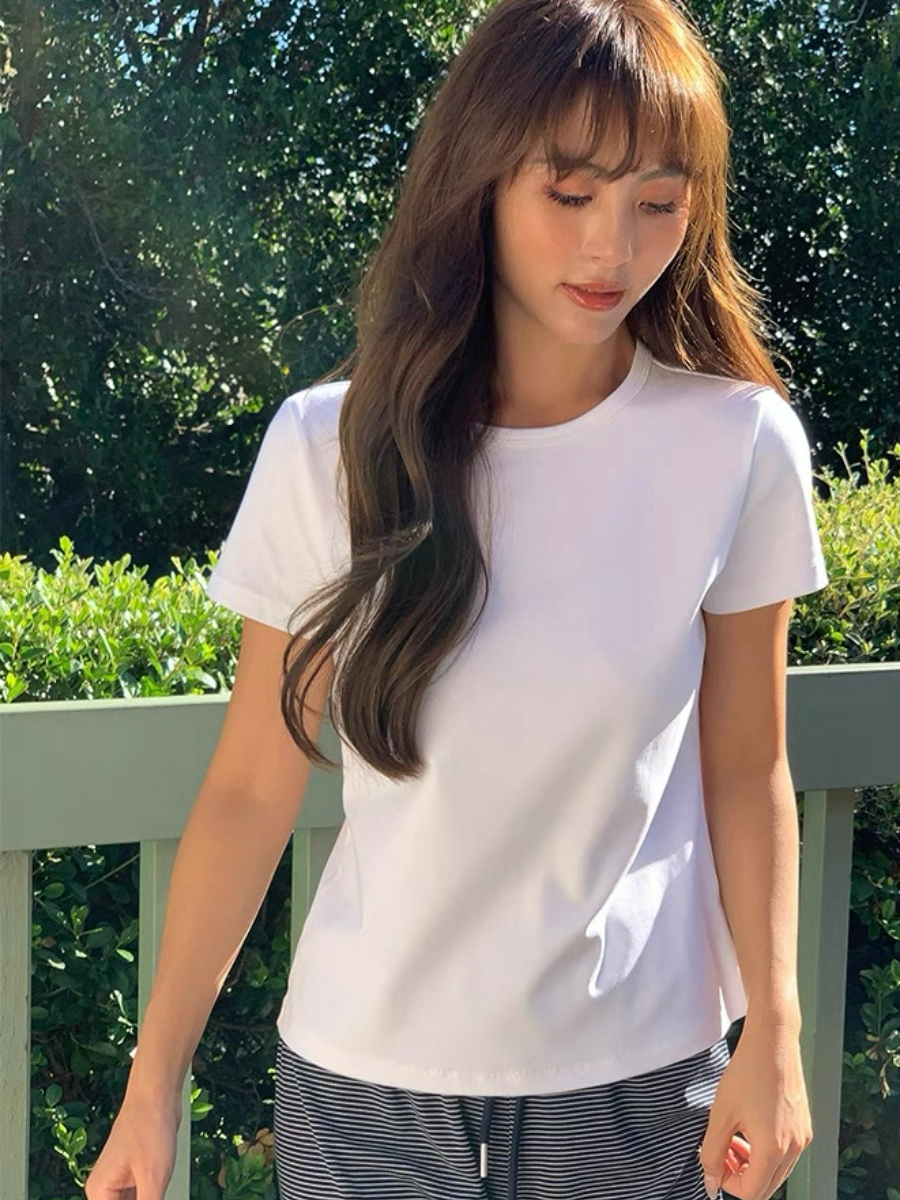 Kira Basic Tee