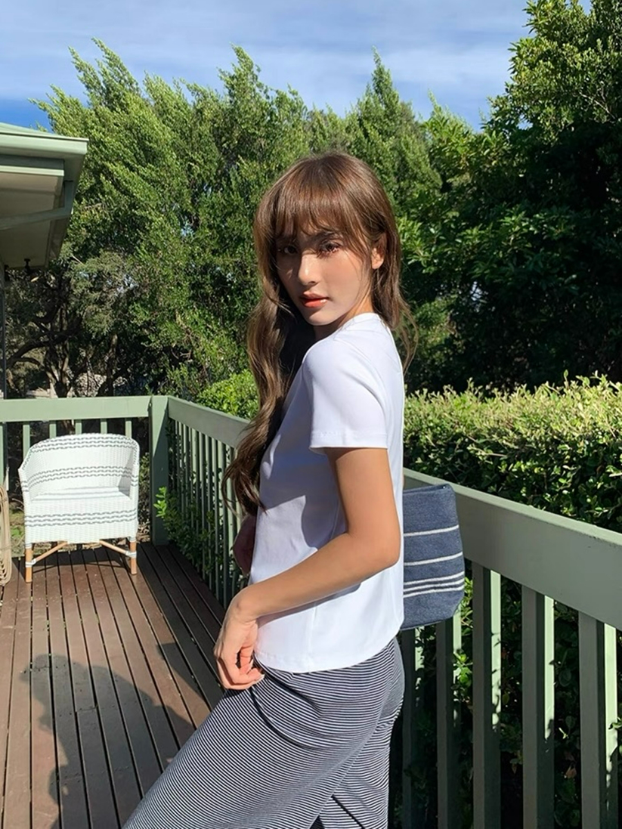 Kira Basic Tee