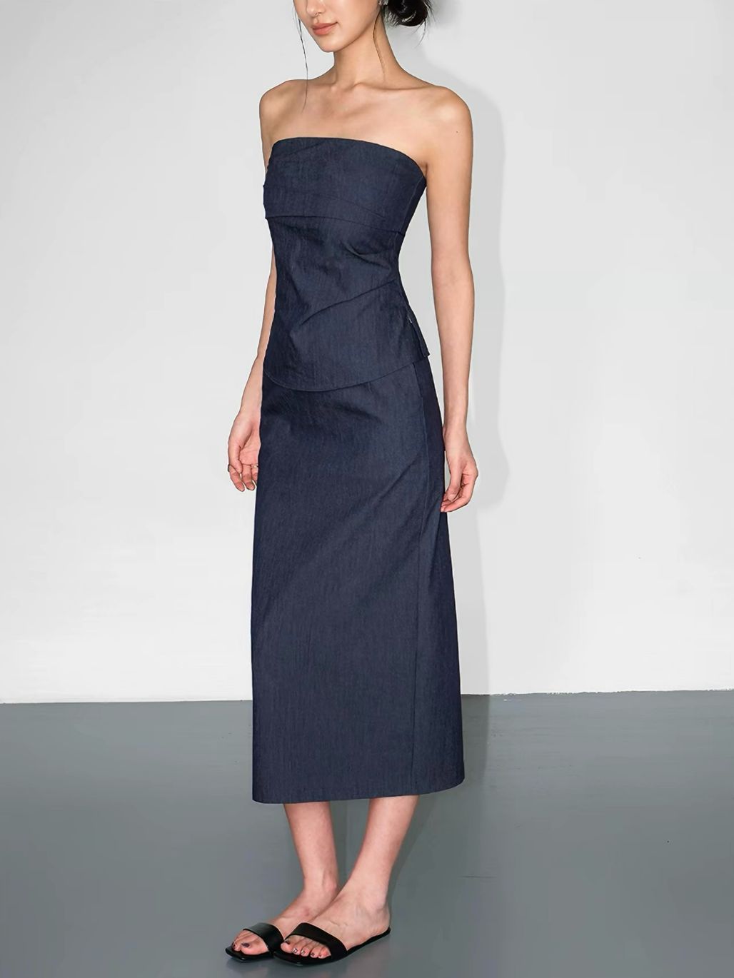 Raven Pleated Tube Top & Midi Skirt (Sold seperately）