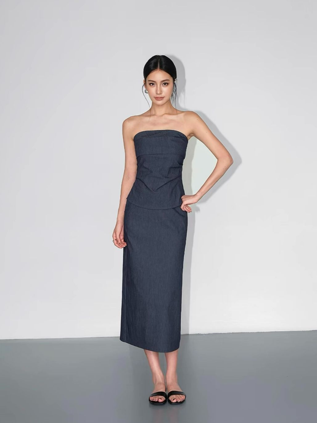 Raven Pleated Tube Top & Midi Skirt (Sold seperately）