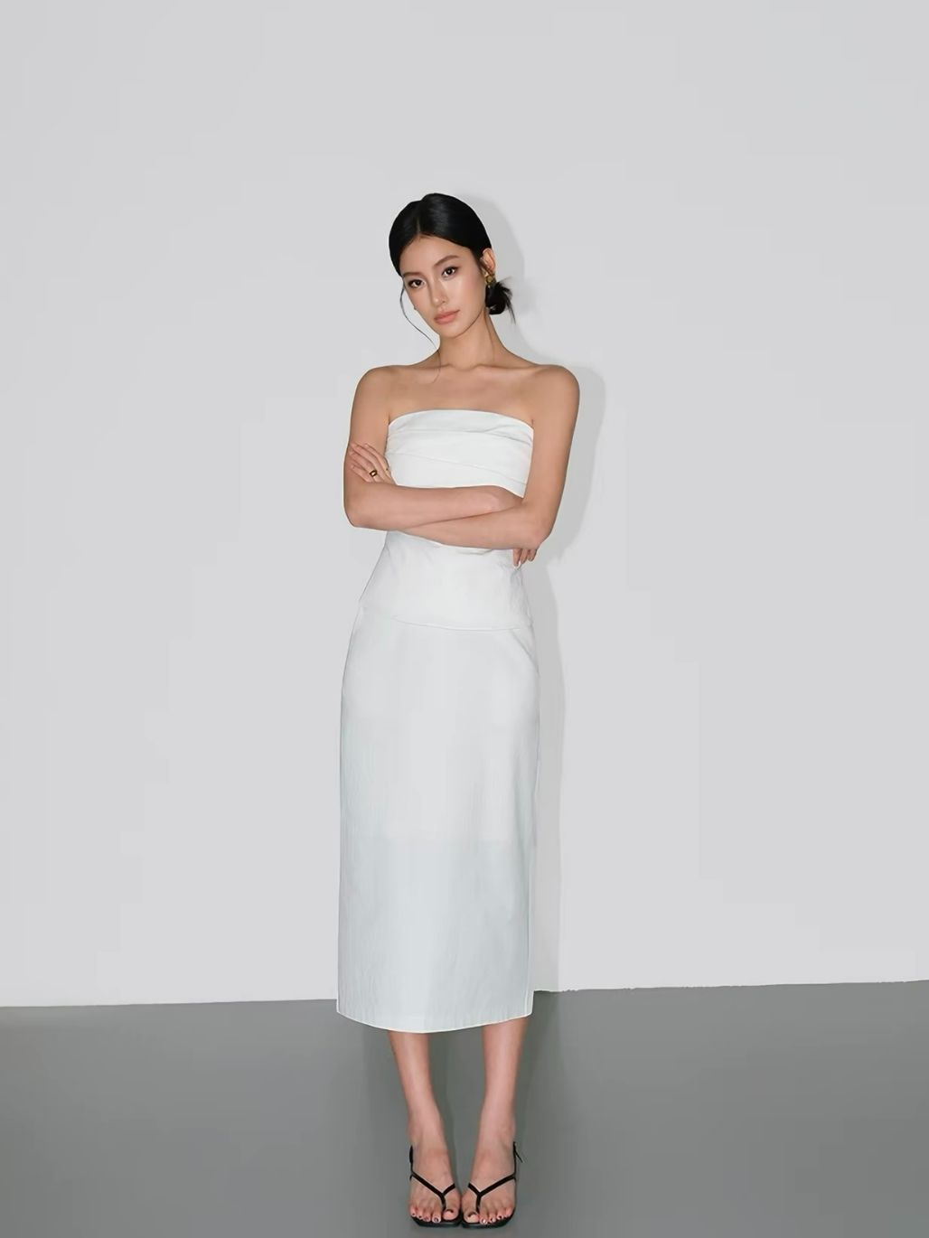 Raven Pleated Tube Top & Midi Skirt (Sold seperately）