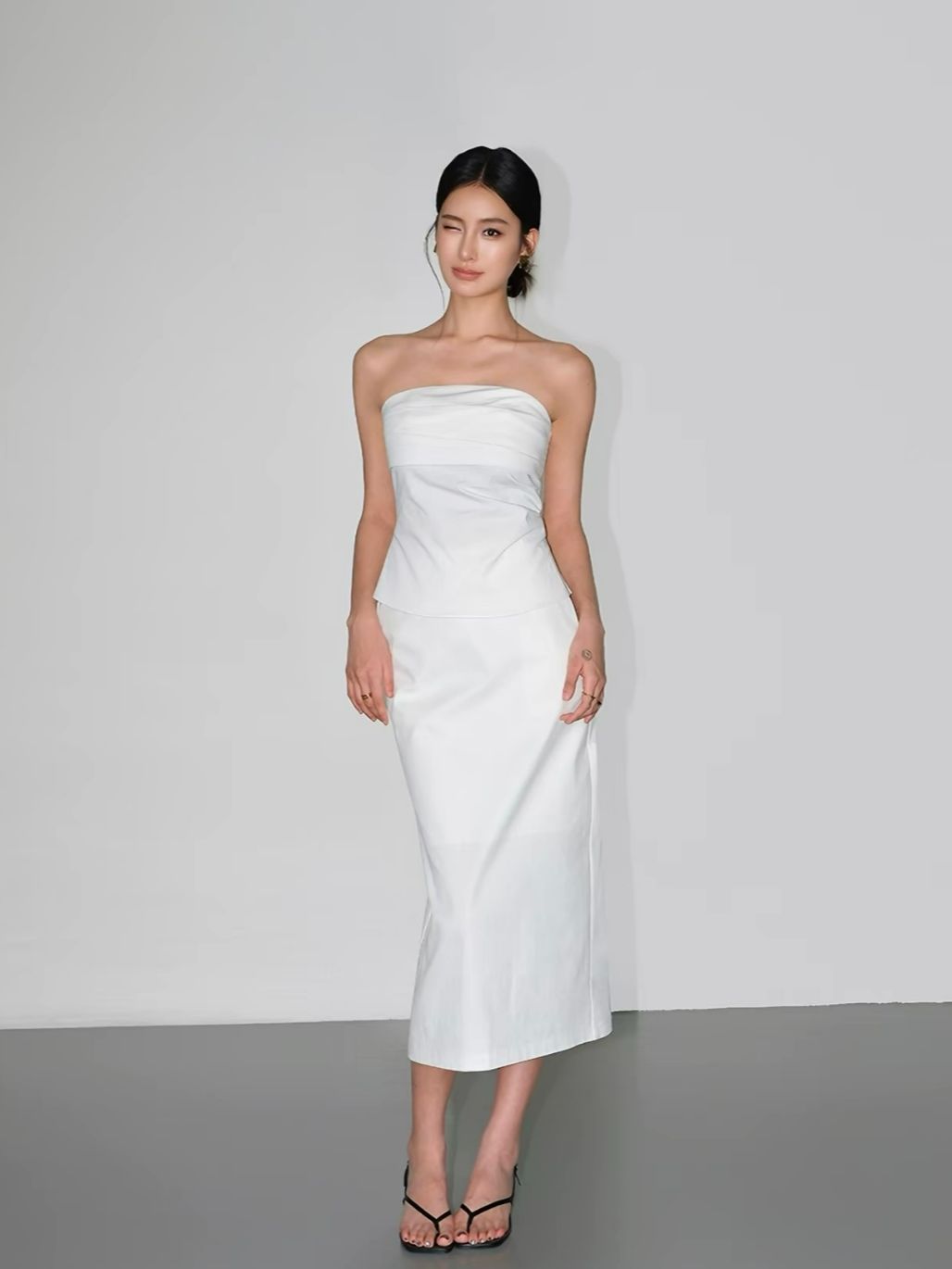 Raven Pleated Tube Top & Midi Skirt (Sold seperately）