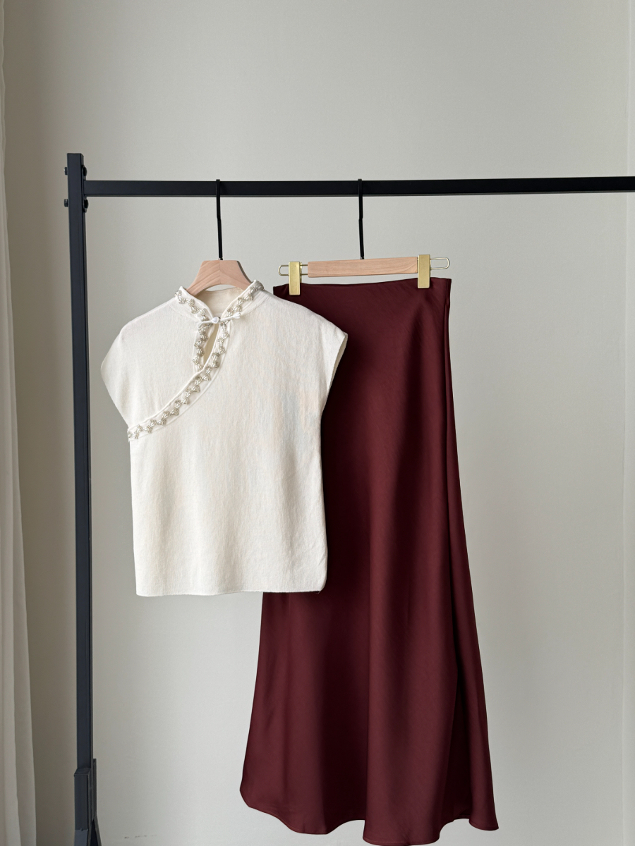 Audrey Textured Satin Bias Cutting Skirt-The Black Bow-