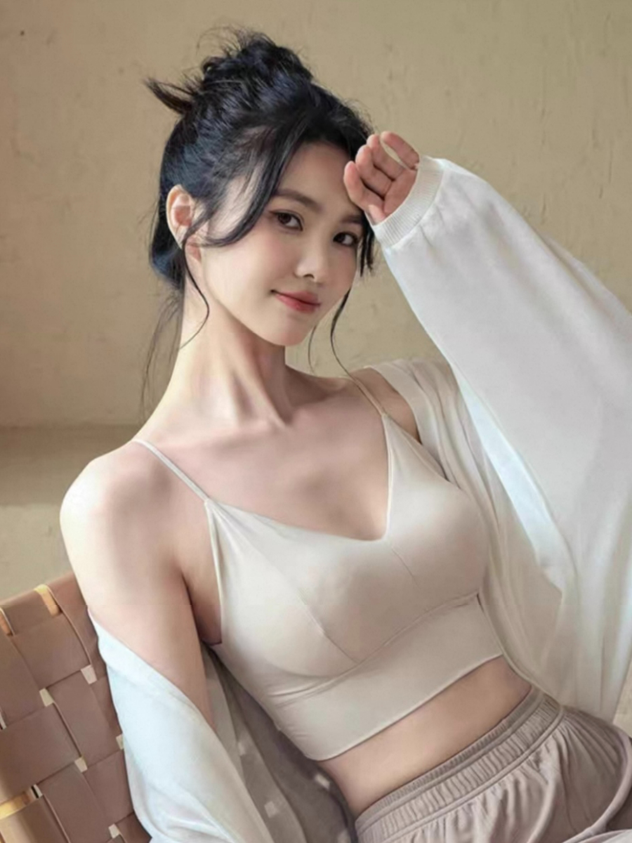 Banilla V-Neck Padded Top