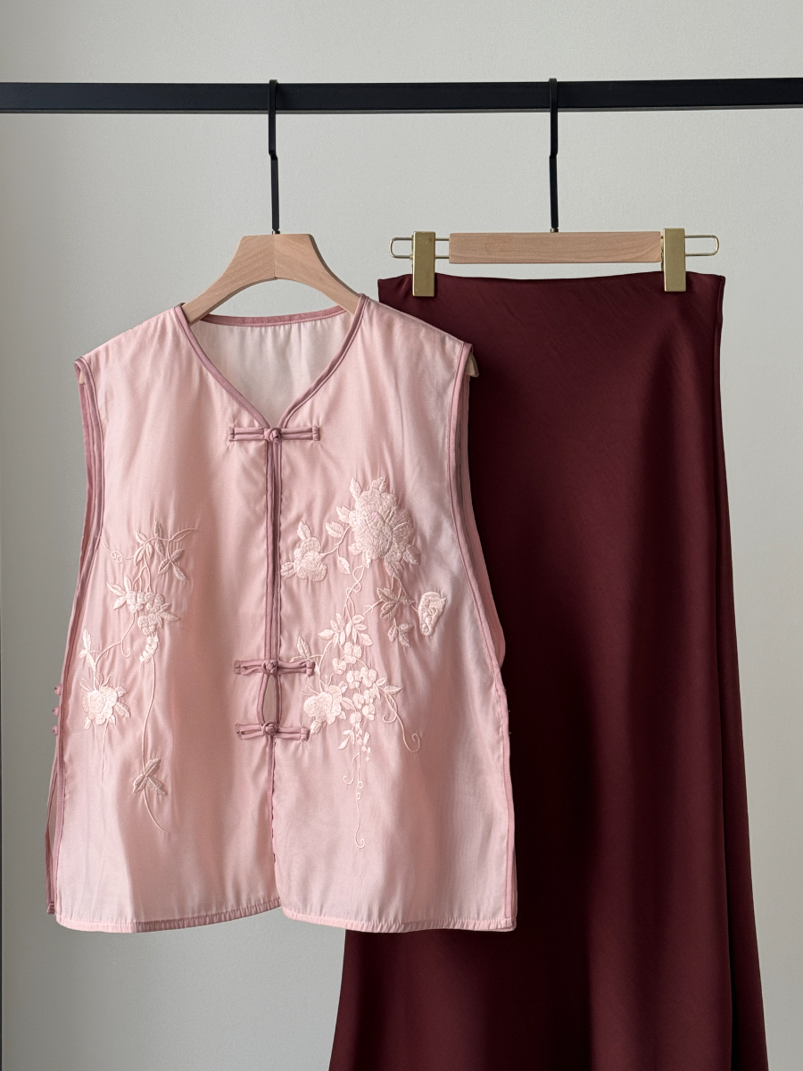 Audrey Textured Satin Bias Cutting Skirt-The Black Bow-