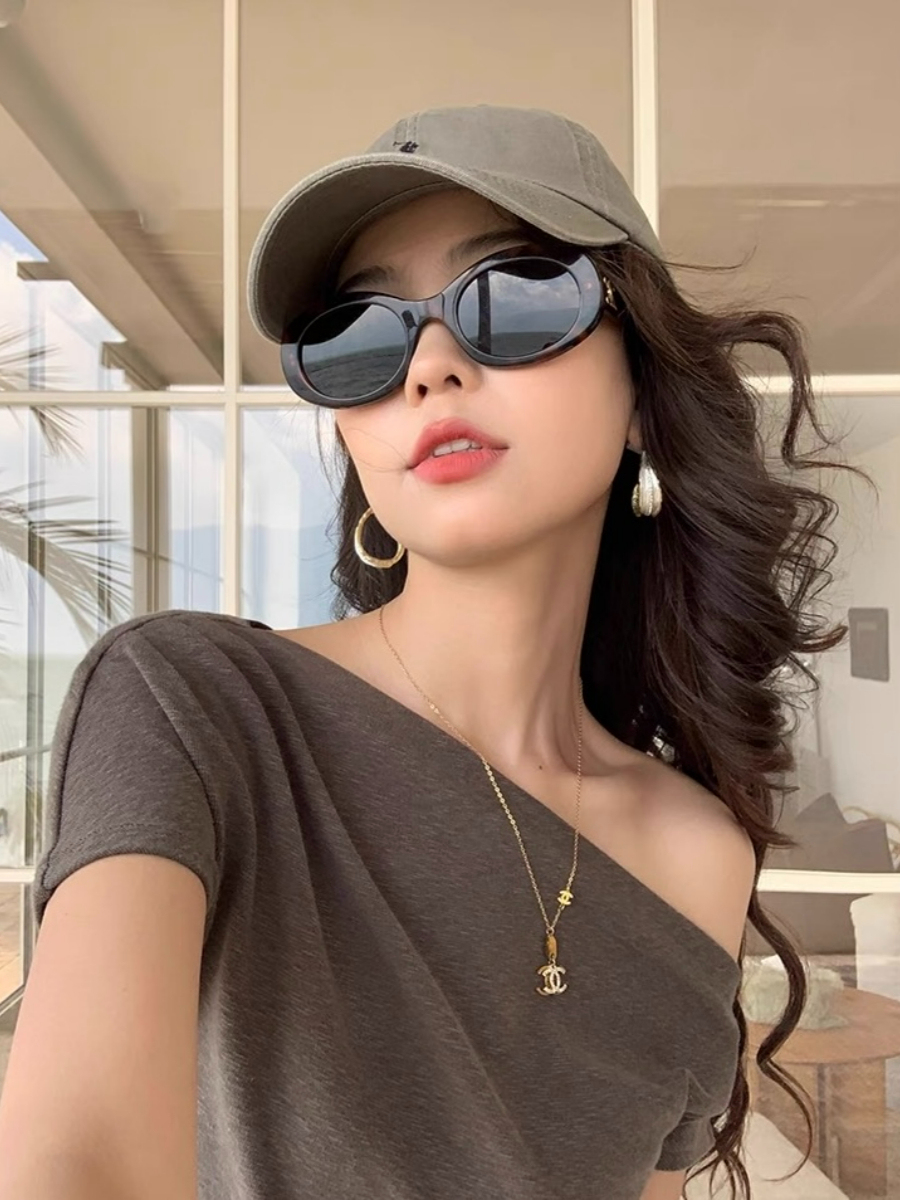 Leen One Shoulder Knit Top