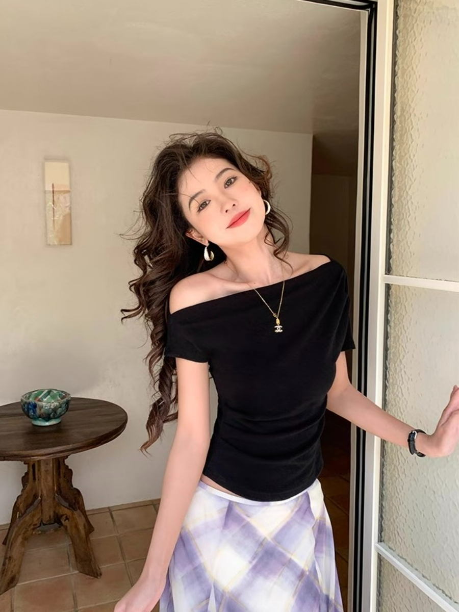 Leen One Shoulder Knit Top