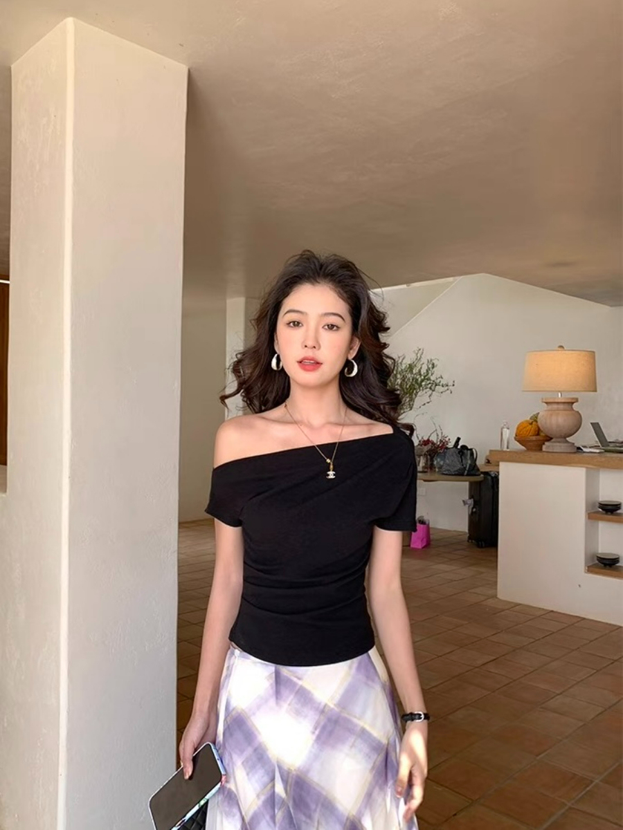 Leen One Shoulder Knit Top