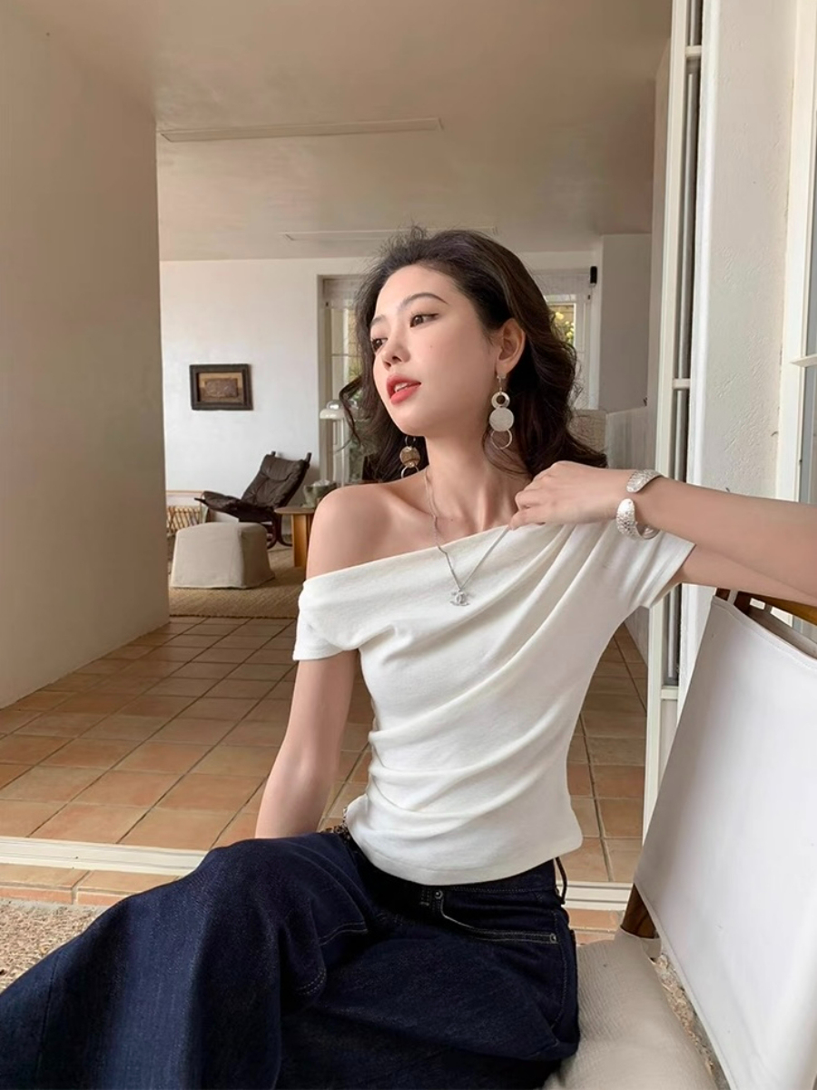 Leen One Shoulder Knit Top