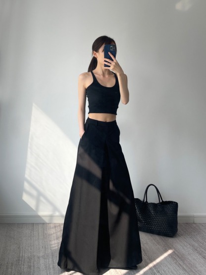 Yanelis Culottes -The Black Bow-