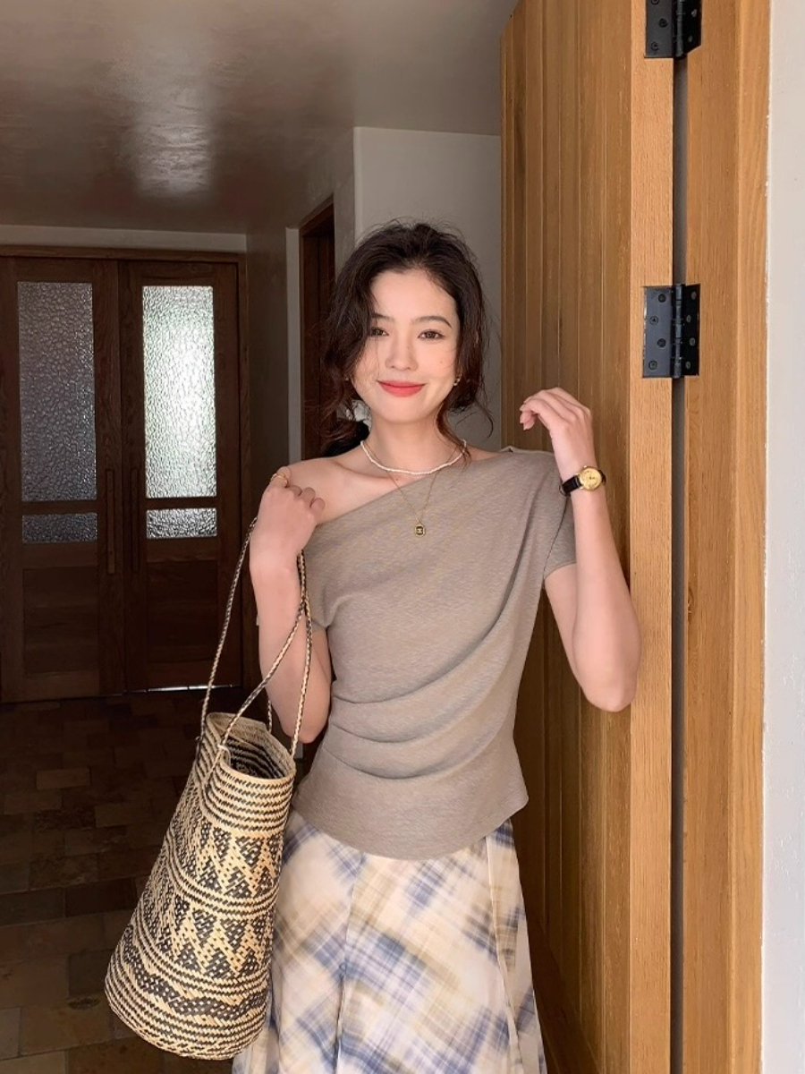 Leen One Shoulder Knit Top