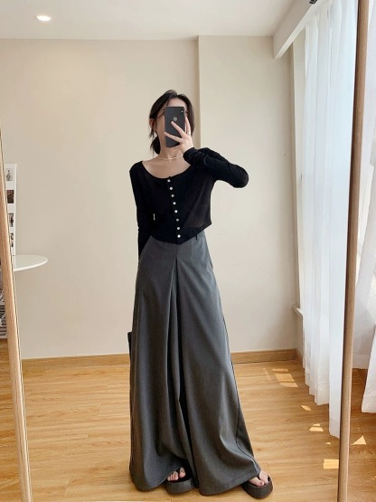 Yanelis Culottes -The Black Bow-