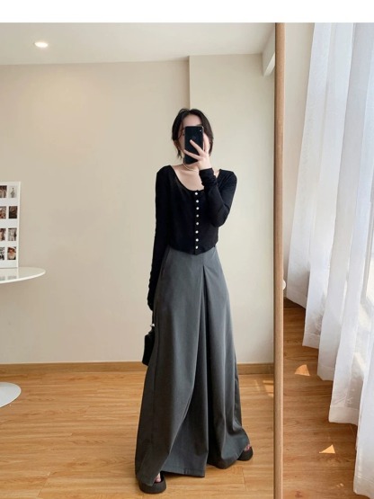 Yanelis Culottes -The Black Bow-