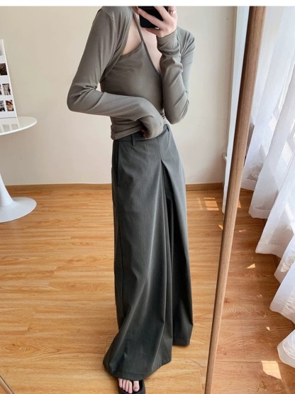 Yanelis Culottes -The Black Bow-
