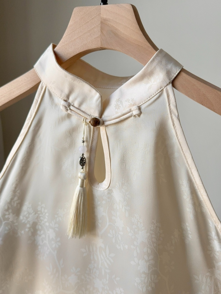 Ke Xin Halter Neck Oriental Top (TP110)