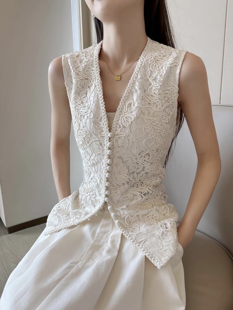 Kanny Graceful Crochet Waistcoat