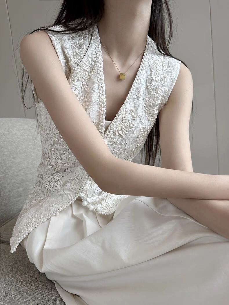 Kanny Graceful Crochet Waistcoat