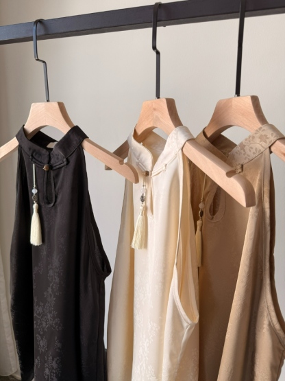 Ke Xin Halter Neck Oriental Top (TP110)