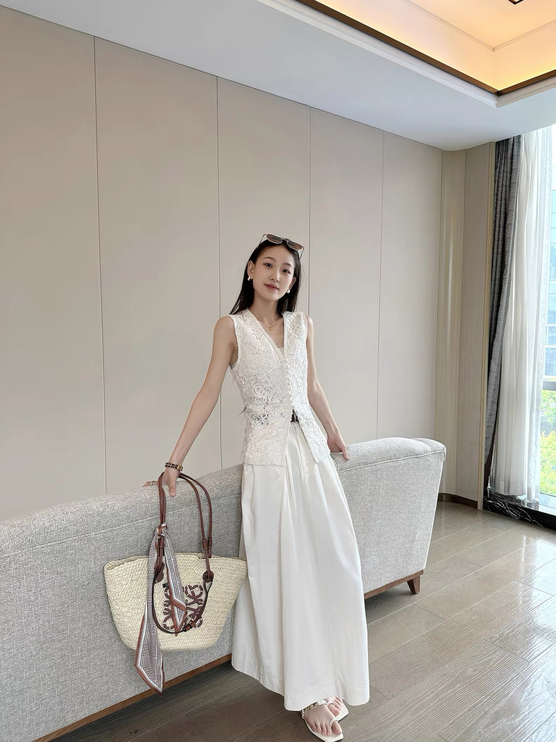 Kanny Graceful Crochet Waistcoat