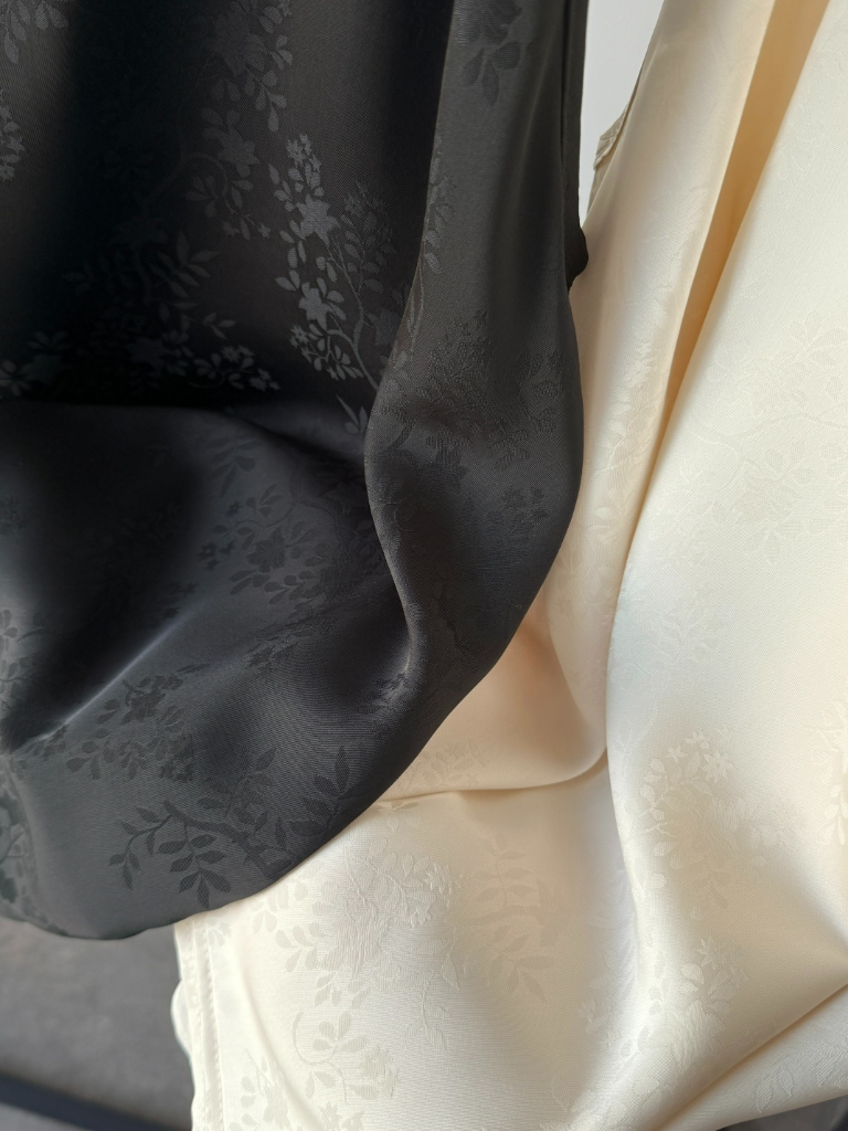 Ke Xin Halter Neck Oriental Top (TP110)