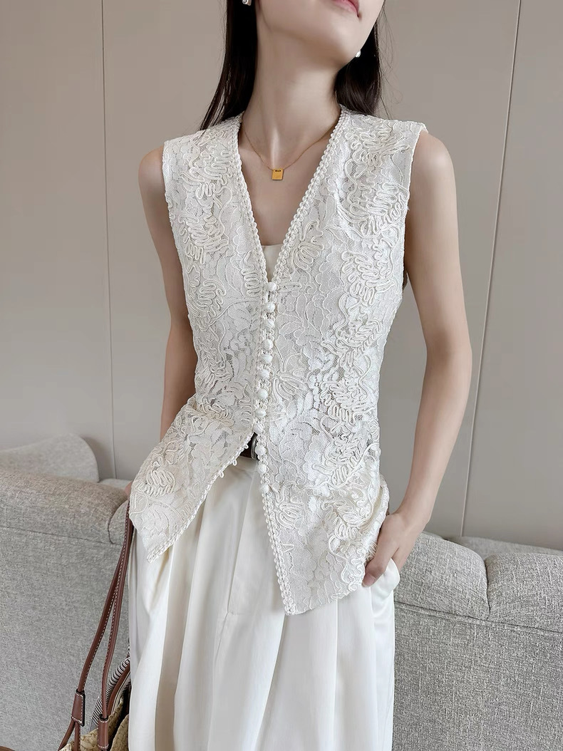 Kanny Graceful Crochet Waistcoat