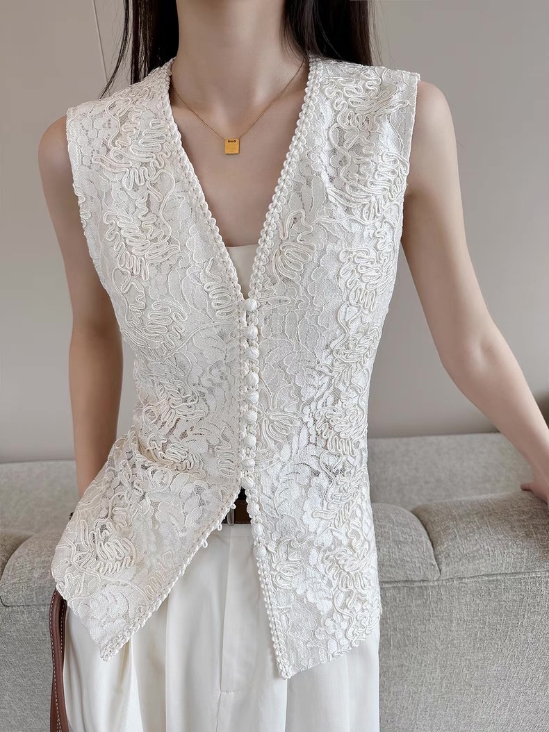 Kanny Graceful Crochet Waistcoat