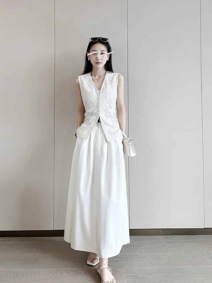 Kanny Graceful Crochet Waistcoat