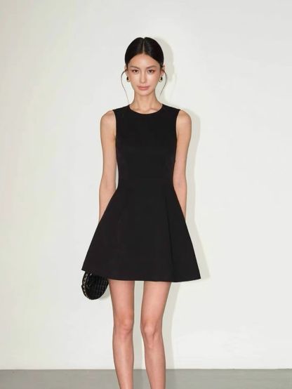 Redophis Round Neck Fitted Dress